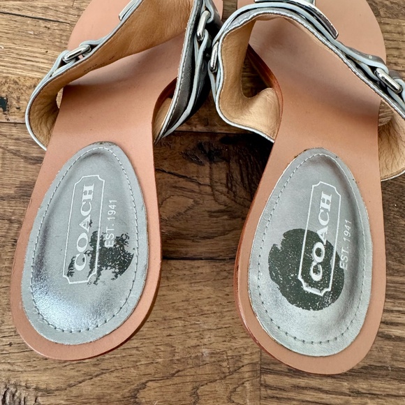 New Coach Alberta Kitten Heel Metallic Silver Shoes Sandals Women's Size 6 - Picture 4 of 7
